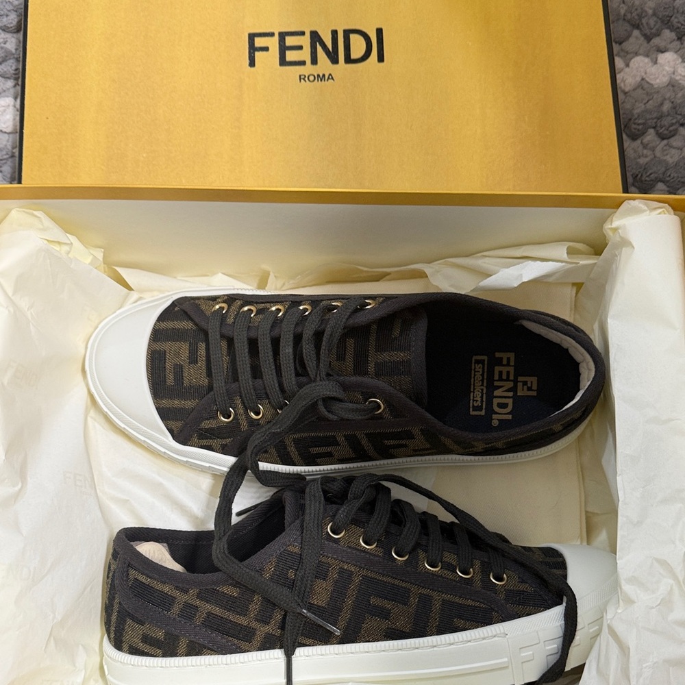 Fendi Women’s Black and Brown Patterned Sneakers- brand new never worn